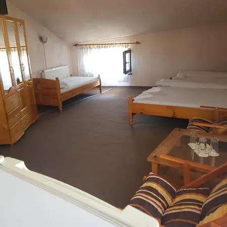 Guest house с механа баджо